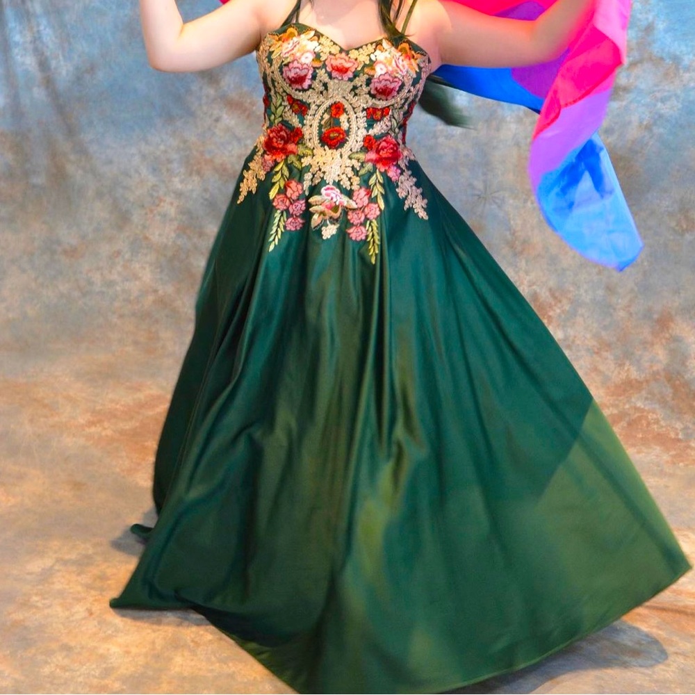 Blonde Nites prom Ball gown
